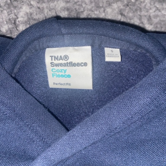 tna aritzia sweatfleece cozy perfect fit hoodie - Picture 3 of 4